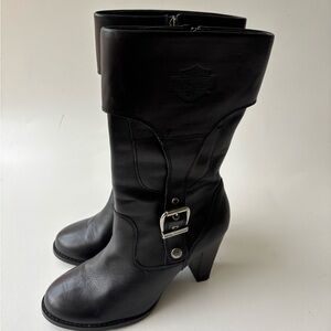 Harley Davidson Leather black heel biker boot 8 buckle, logo imprint zip closure